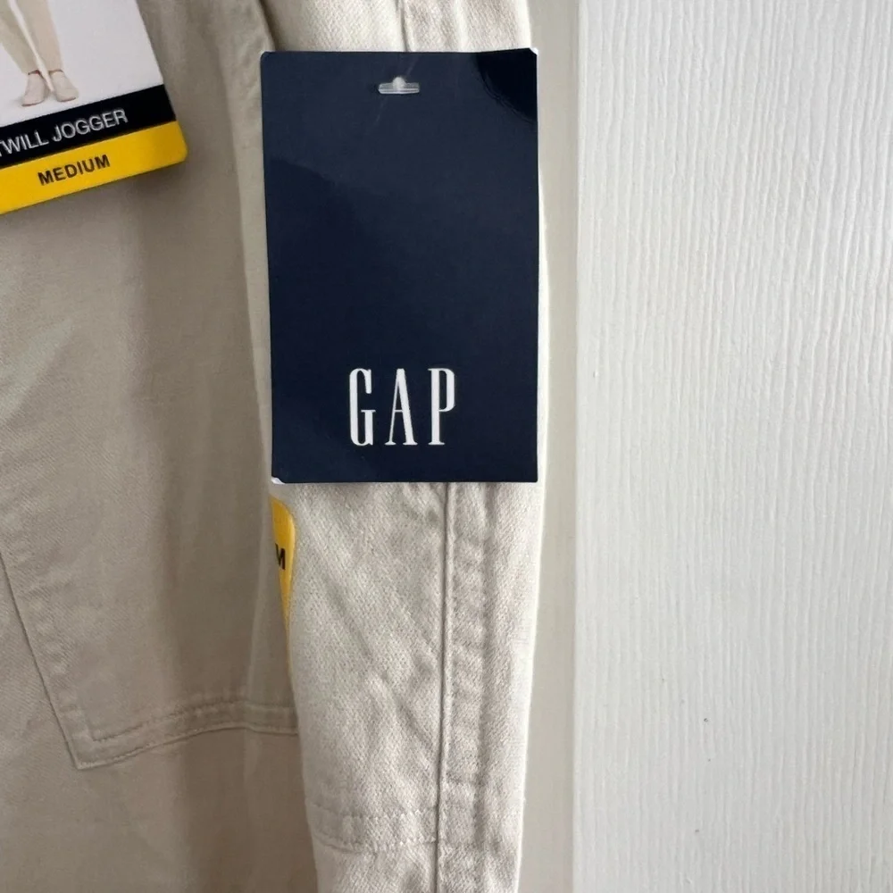 NWT GAP Twill Jogger Size Medium - Picture 4 of 7